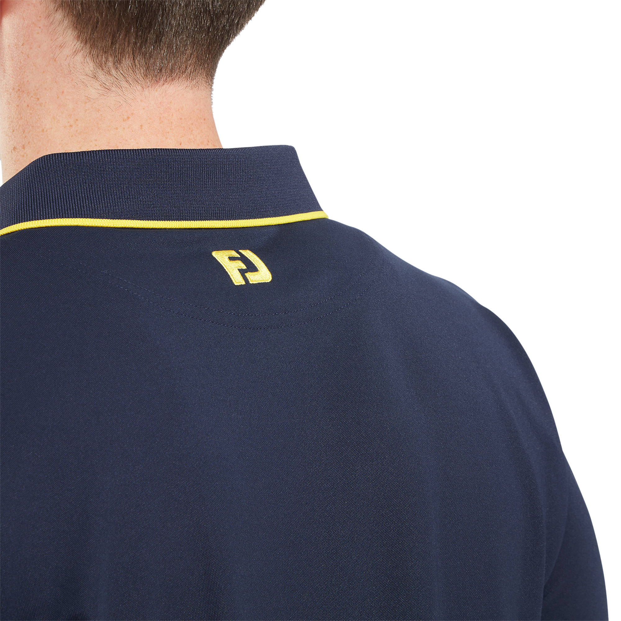 Polo piqu&eacute; uni avec rayure sur le col