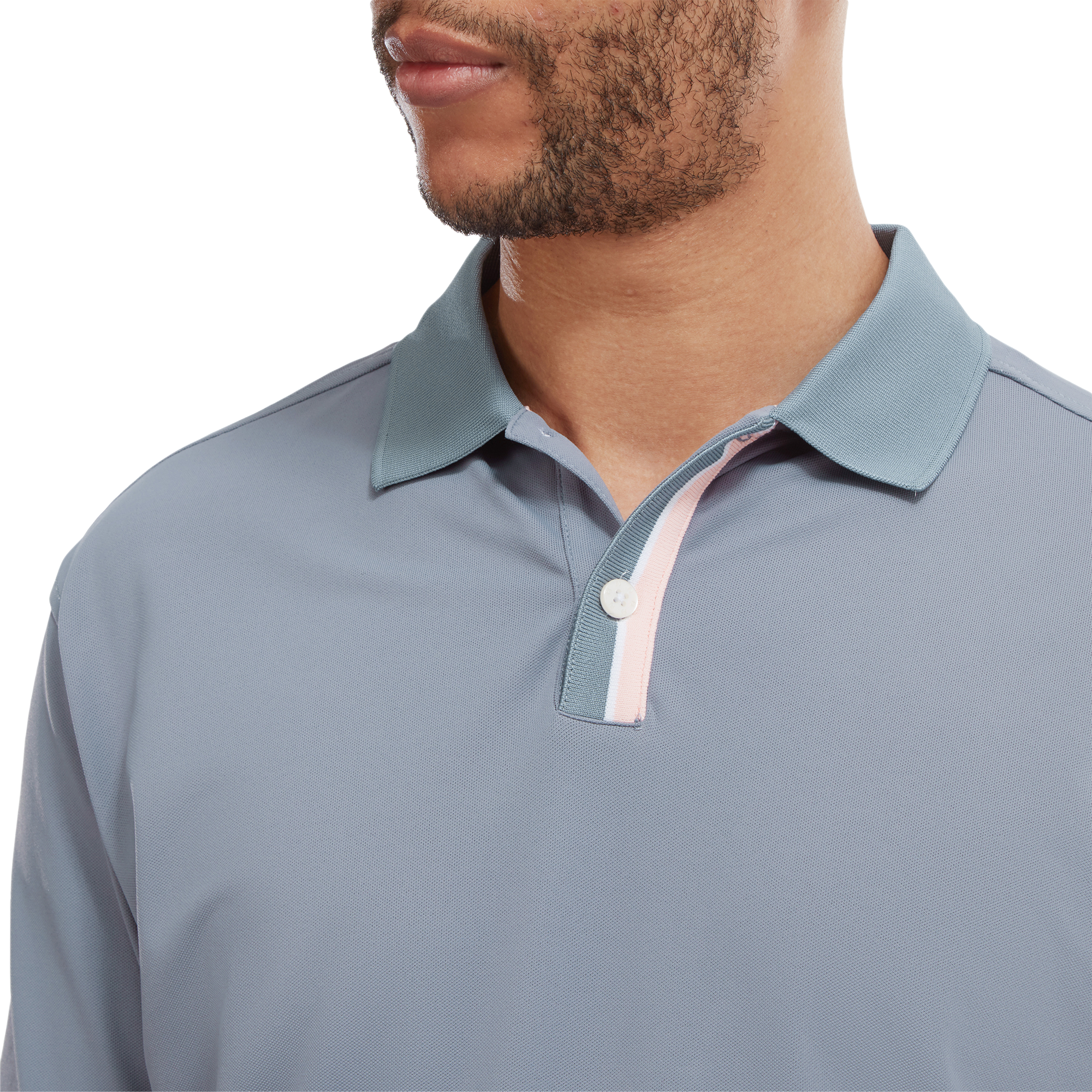 Pik&eacute;e mit gestreifter Kragenleiste