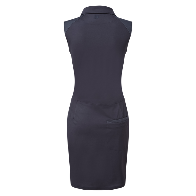 Pikee-Kleid mit angedeuteten Cap-Ärmeln